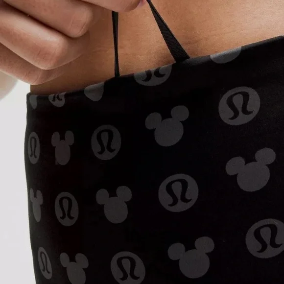 NWT DISNEY X LULULEMON WUNDER TRAIN TIGHT 25” Classic Black size: 6 - Picture 5 of 6